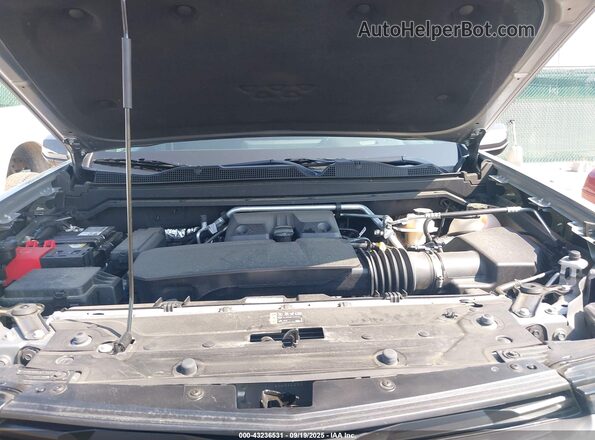 1GCPTCEK3S1128490 2025 CHEVROLET COLORADO Silver Widok z tyłu