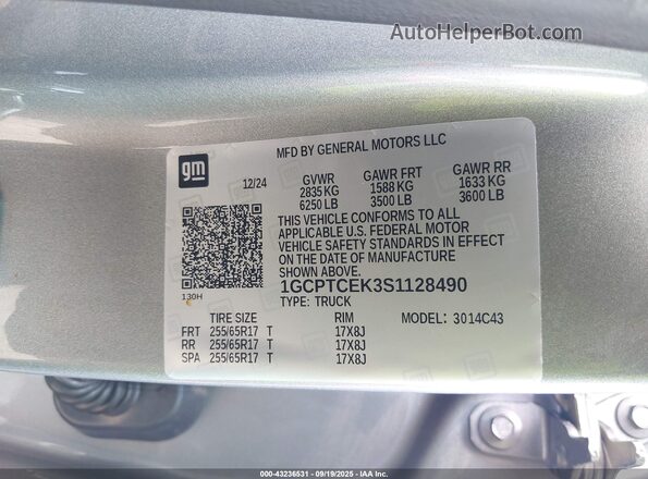 1GCPTCEK3S1128490 2025 CHEVROLET COLORADO Silver Widok komory silnika