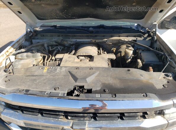 1GCVKNEC3JZ201694 2018 CHEVROLET SILVERADO Белый Вид задней части салона