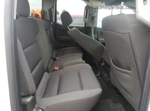 1GCVKREC3JZ162774 2018 CHEVROLET SILVERADO White Vista de los asientos traseros