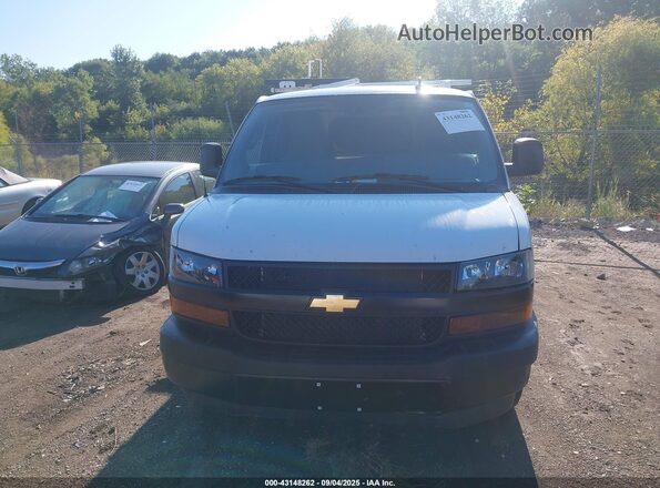 1GCWGAFP2R1174904 2024 CHEVROLET EXPRESS White Widok zestawu wskaźników