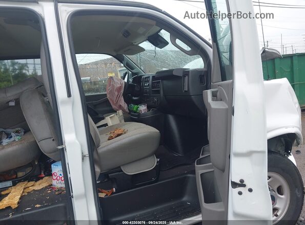1GJZ7PFP9L1262235 2020 GMC SAVANA CARGO White Widok wnętrza z przodu