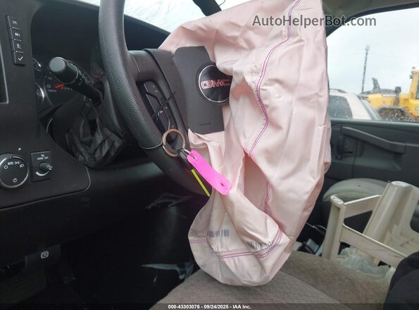 1GJZ7PFP9L1262235 2020 GMC SAVANA CARGO White Widok deski rozdzielczej