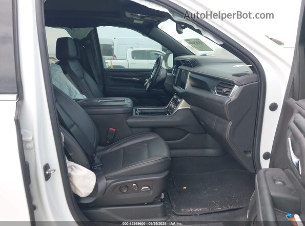 1GKS2JKL8NR213575 2022 GMC YUKON Белый Вид салона спереди