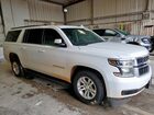 2018 Chevrolet Suburban C1500 Lt Белый vin: 1GNSCHKC0JR375817