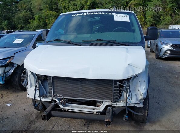 1GTW7AF77M1246365 2021 GMC SAVANA CARGO White Widok wnętrza z tyłu