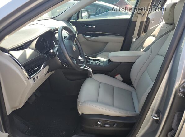 1GYFZCR40PF213006 2023 CADILLAC XT4 Gray წინა სალონის ხედი