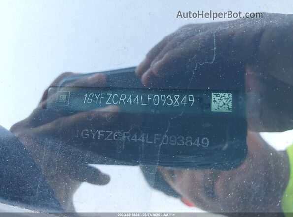 1GYFZCR44LF093849 2020 CADILLAC XT4 Серебряный Вид подкапотного пространства
