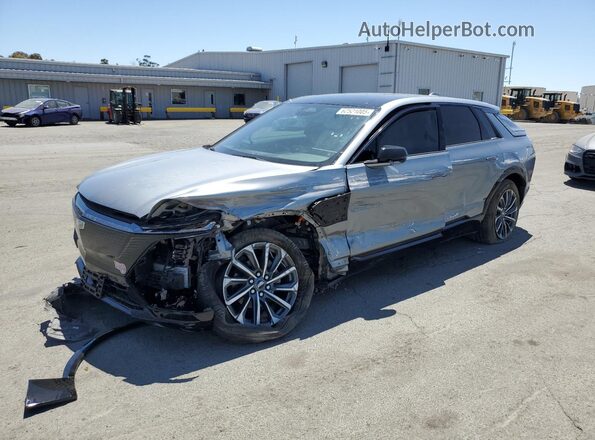 1GYKPVRL8RZ122798 2024 CADILLAC OTHER Silver Vista tres cuartos delantera izquierda