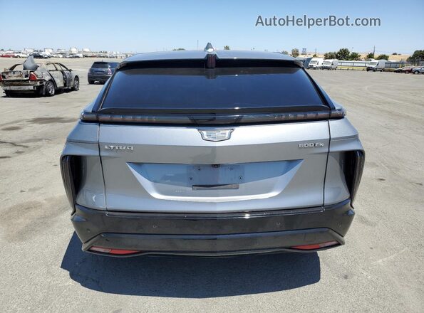 1GYKPVRL8RZ122798 2024 CADILLAC OTHER Silver Vista trasera