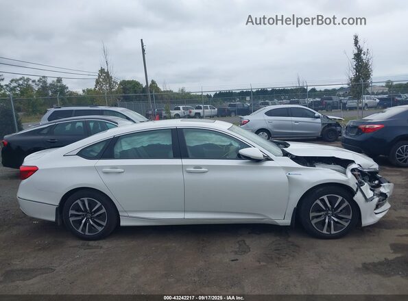 1HGCV3F57JA016504 2018 HONDA ACCORD HYBRID Белый Вид задней части салона