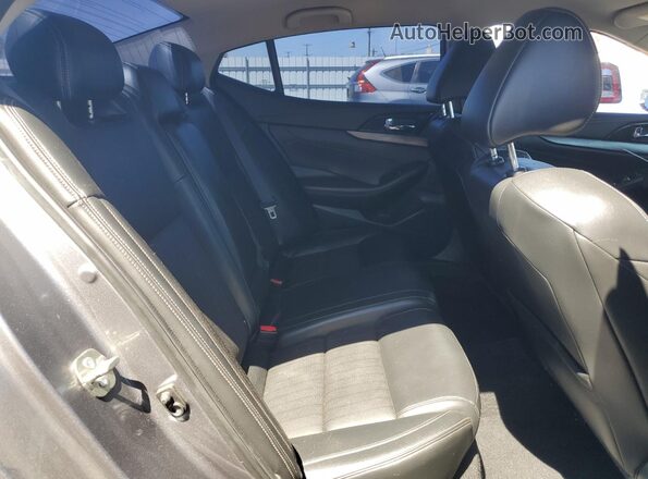 1N4AA6AP5JC391569 2018 NISSAN MAXIMA Gray Vista de los asientos traseros