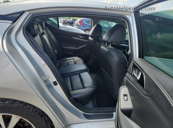 1N4AA6AP8JC384552 2018 NISSAN MAXIMA Серебряный Вид задних сидений