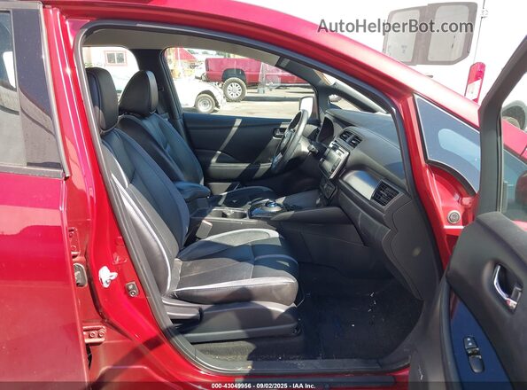 1N4AZ1CP4JC305029 2018 NISSAN LEAF Red Front interior view