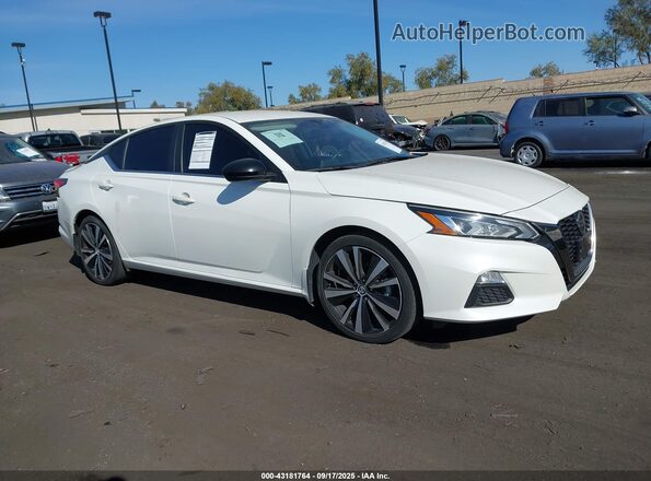 1N4BL4CV1MN421819 2021 NISSAN ALTIMA White Rear interior view