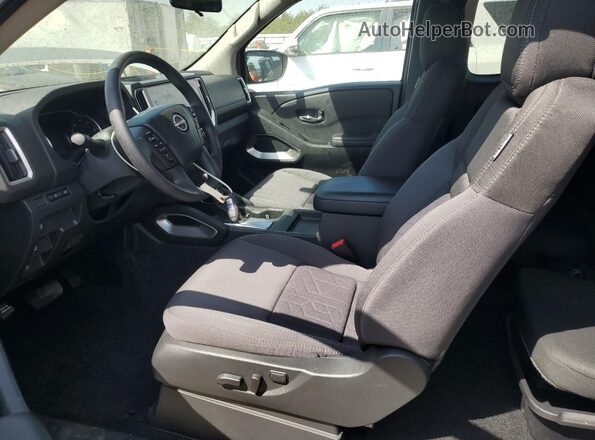 1N6ED1CL2SN626402 2025 NISSAN FRONTIER Белый Вид салона спереди