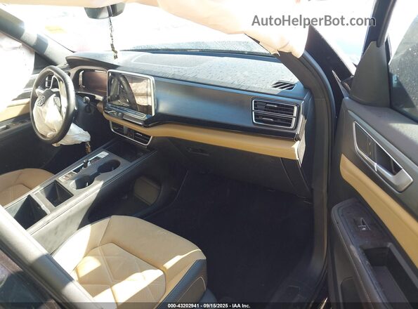 1V2LE2CA8SC208805 2025 VOLKSWAGEN ATLAS Черный Вид салона спереди