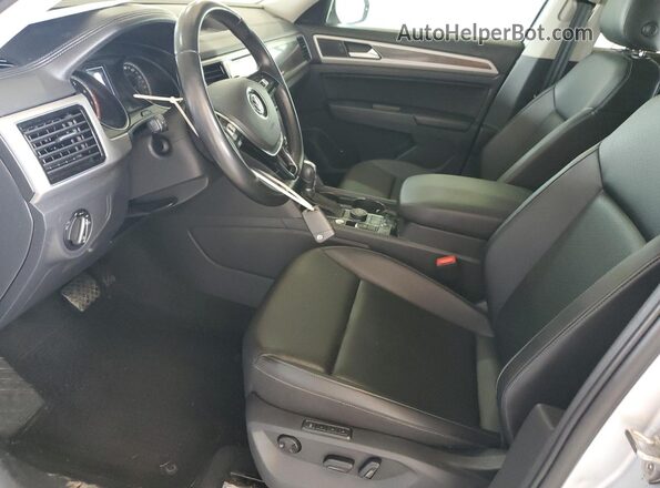 1V2MR2CA4JC573604 2018 VOLKSWAGEN ATLAS Silver Widok wnętrza z przodu