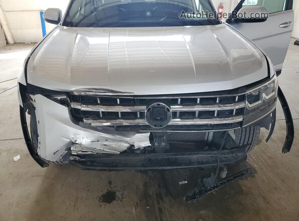 1V2MR2CA4JC573604 2018 VOLKSWAGEN ATLAS Silver Widok komory silnika