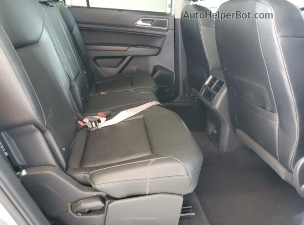 1V2MR2CA4JC573604 2018 VOLKSWAGEN ATLAS Silver Widok wnętrza z tyłu