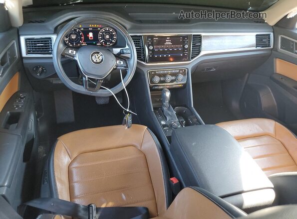 1V2NR2CA3JC568320 2018 VOLKSWAGEN ATLAS White Widok deski rozdzielczej