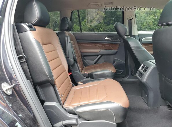 1V2TP2CAXMC587299 2021 VOLKSWAGEN ATLAS Black Widok wnętrza z tyłu