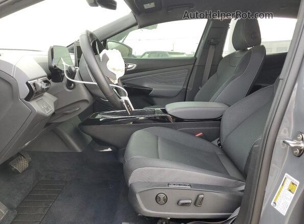 1V2VRPE86RC024137 2024 VOLKSWAGEN ID.4 Gray Вид салону спереду