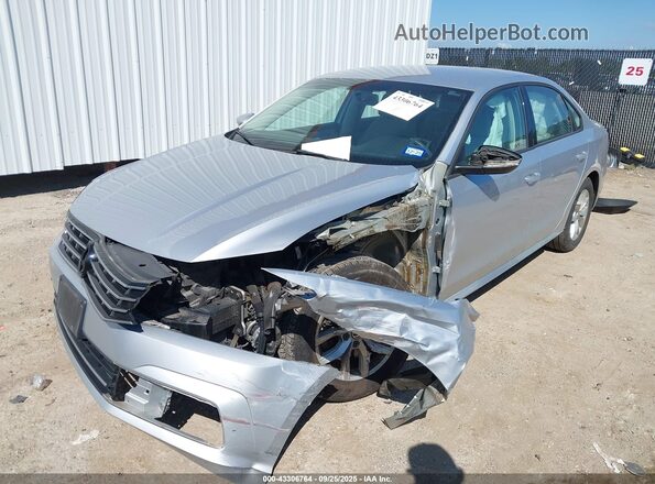 1VWAA7A39JC026029 2018 VOLKSWAGEN PASSAT Silver Front left