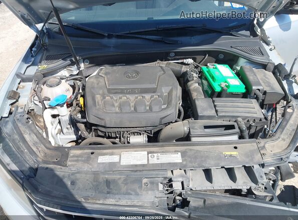 1VWAA7A39JC026029 2018 VOLKSWAGEN PASSAT Silver Rear view