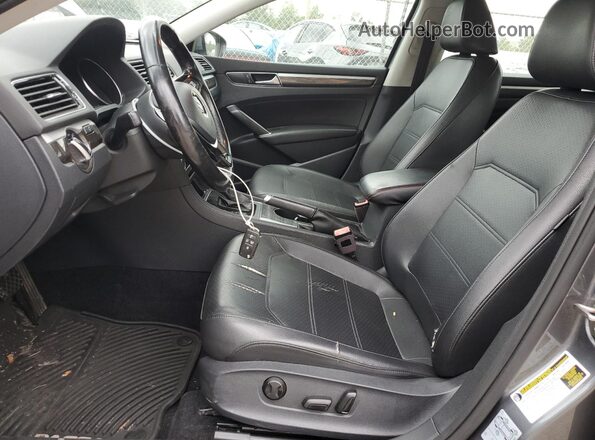 1VWBA7A33JC028864 2018 VOLKSWAGEN PASSAT Gray წინა სალონის ხედი
