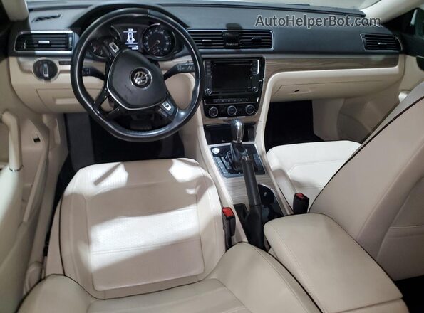1VWBA7A39JC046141 2018 VOLKSWAGEN PASSAT White Dashboard view