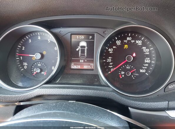1VWDT7A39HC044449 2017 VOLKSWAGEN PASSAT Silver Widok tylnych siedzeń