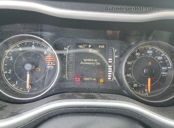 1C4PJLLB6JD525083 2018 JEEP CHEROKEE White Vista de los asientos traseros