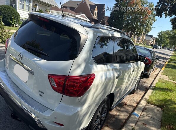 5N1DR2MM0JC644075 2018 NISSAN PATHFINDER Белый Вид спереди