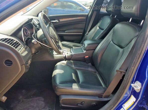 2C3CCAAG0LH220765 2020 CHRYSLER 300 Синий Вид салона спереди