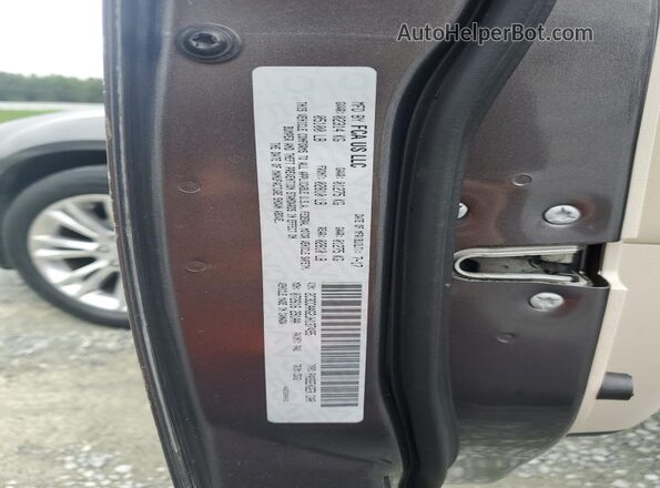 2C3CCAAG2JH137495 2018 CHRYSLER 300 Gray Engine compartment view