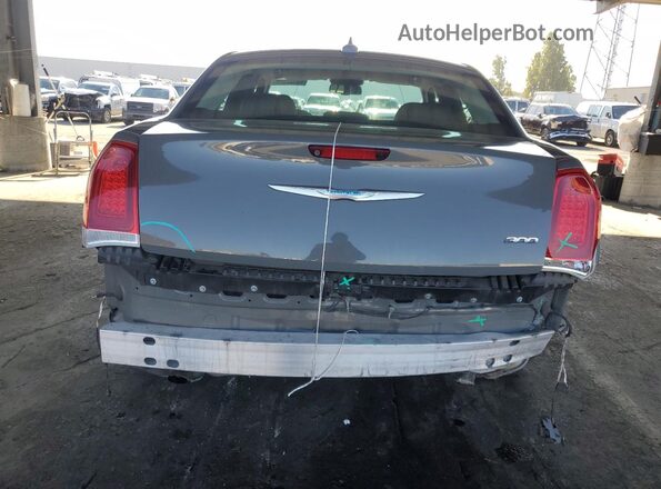 2C3CCAAG7JH137623 2018 CHRYSLER 300 Серый Вид сзади