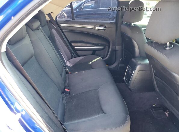 2C3CCAAG7JH237267 2018 CHRYSLER 300 Blue Rear seats view