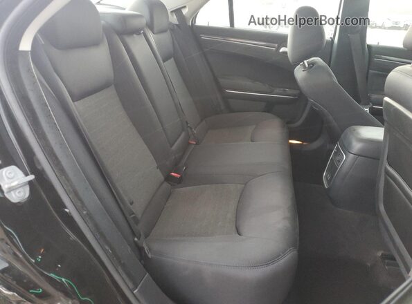 2C3CCAAG8JH340956 2018 CHRYSLER 300 Black Rear seats view