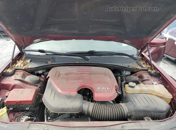 2C3CCABG0JH222592 2018 CHRYSLER 300 Burgundy Rear interior view