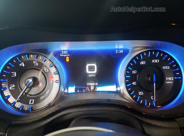 2C3CCABG1JH301382 2018 CHRYSLER 300 White Instrument cluster view