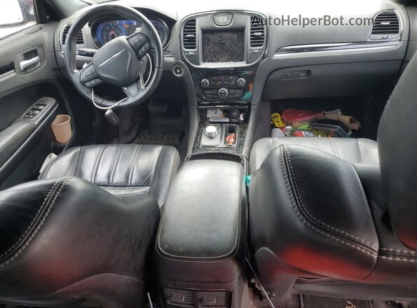 2C3CCABG9JH301582 2018 CHRYSLER 300 Burgundy Вид панелі приладів