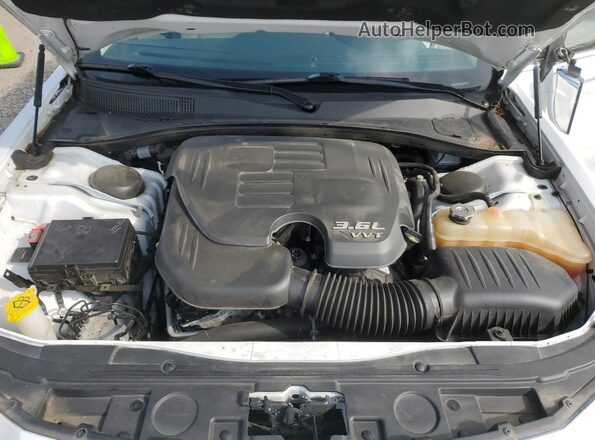 2C3CCAEG3JH227670 2018 CHRYSLER 300 White Вид задньої частини салону