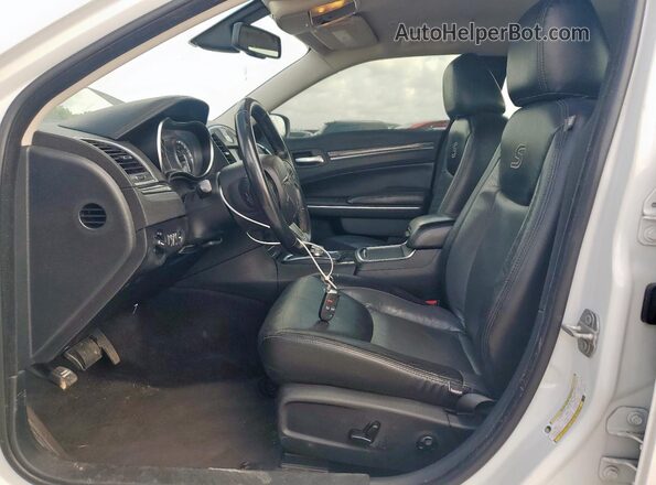 2C3CCARGXJH324701 2018 CHRYSLER 300 White Вид салону спереду