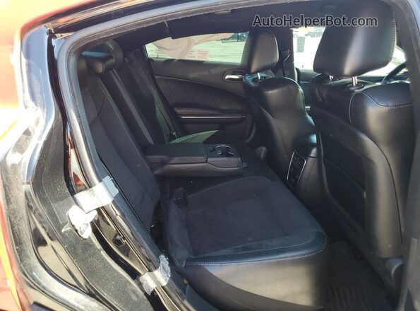 2C3CDXHG5JH203219 2018 DODGE CHARGER Red Vista de los asientos traseros