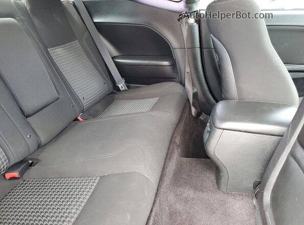 2C3CDZAG1JH302805 2018 DODGE CHALLENGER White Vista de los asientos traseros