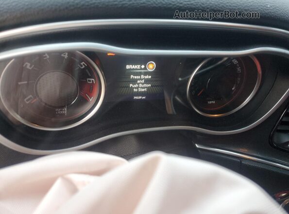 2C3CDZDJ9JH232767 2018 DODGE CHALLENGER Red Vista del cuadro de instrumentos