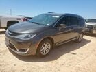 2020 Chrysler Pacifica Touring L Gray vin: 2C4RC1BG2LR280254