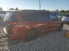 2018 Chrysler Pacifica Touring L Red vin: 2C4RC1BG8JR234375