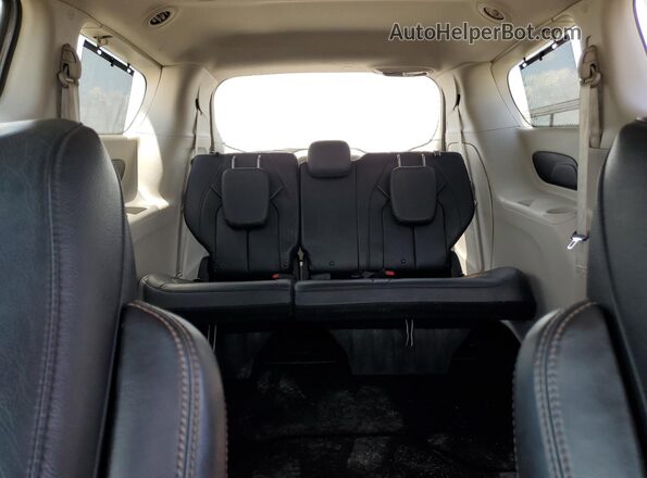 2C4RC1BG9JR112155 2018 CHRYSLER PACIFICA Silver Вид задніх сидінь
